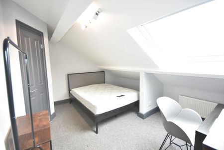 5 bedroom flat to rent - Photo 3