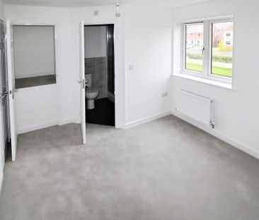3 bedroom semi-detached house to rent - Photo 3