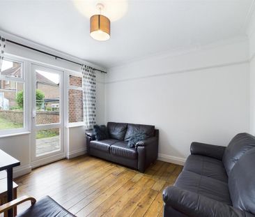 6 bedroom semi-detached house to rent - Photo 1