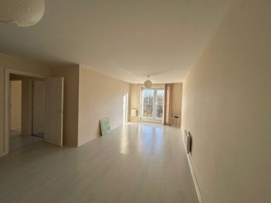 St Johns House, Robinson Road - Photo 1