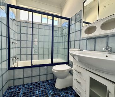 Large House In Great Location - Photo 4