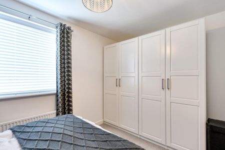 2 bedroom end of terrace house to rent - Photo 4