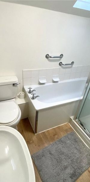 2 bedroom cottage to rent - Photo 1