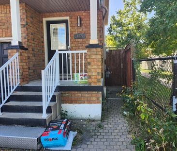 For Lease - 132 Deep Spring Crescent, Vaughan, Ontario - Photo 2