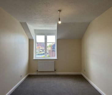 2 Bed Flat - Photo 4