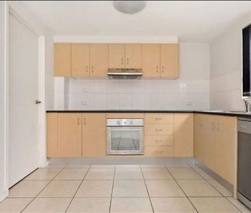 Modern Comfort in a Prime Location - 3-Bedroom Townhouse in Redbank... - Photo 3