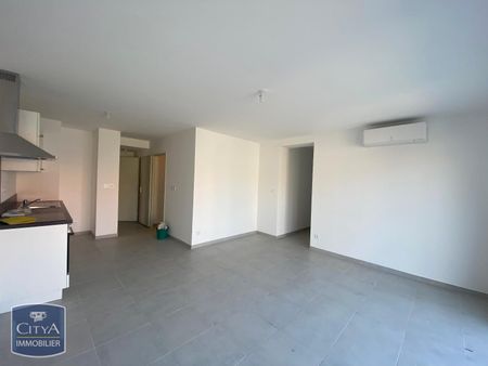 Location Appartement 3 pièces 66m² CARPENTRAS 84200 - Photo 2