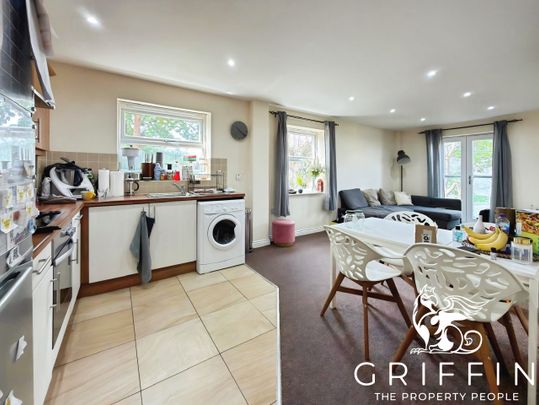 Calcutta Road, Tilbury, RM18 - Photo 1