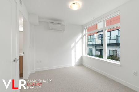 Townhouse in Vancouver West Side, BC - Photo 5