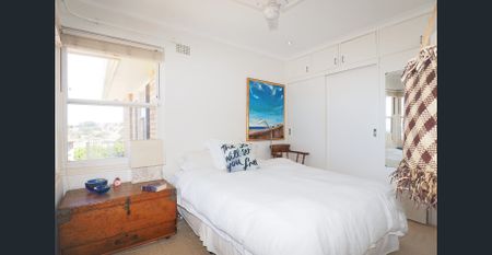 Sundrenched North-East Aspect, Panoramic Views to Manly and Pacific Ocean - Photo 3