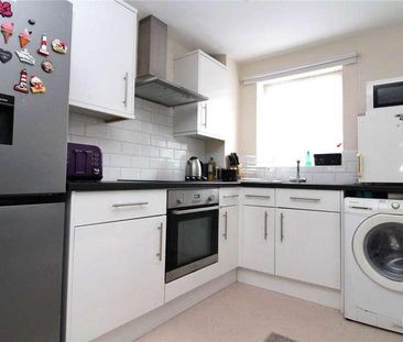 Church Road, Old Town, Swindon, Wiltshire, SN1 - Photo 3