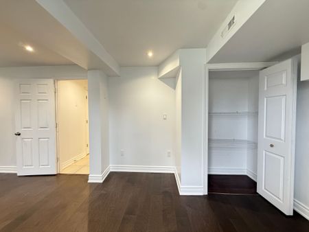 For Lease - 3 Alamosa Drive, Toronto, Ontario - Photo 5