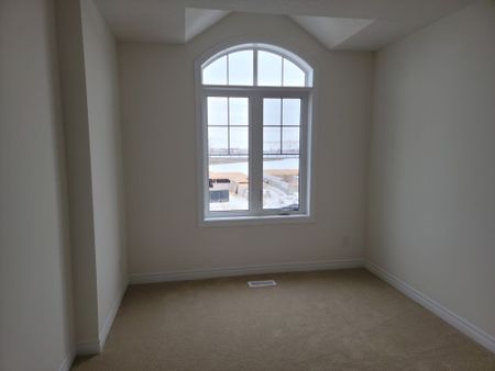 For Lease - 127 Broadacre Drive, Kitchener, Ontario - Photo 3