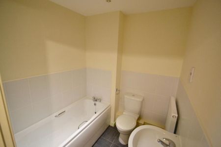 2 bedroom apartment to rent - Photo 4