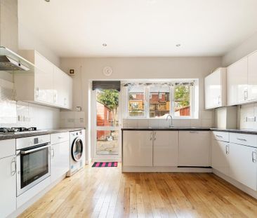 2 bedroom semi-detached house to rent - Photo 5