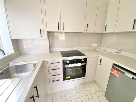 1 bedroom apartment to rent - Photo 2