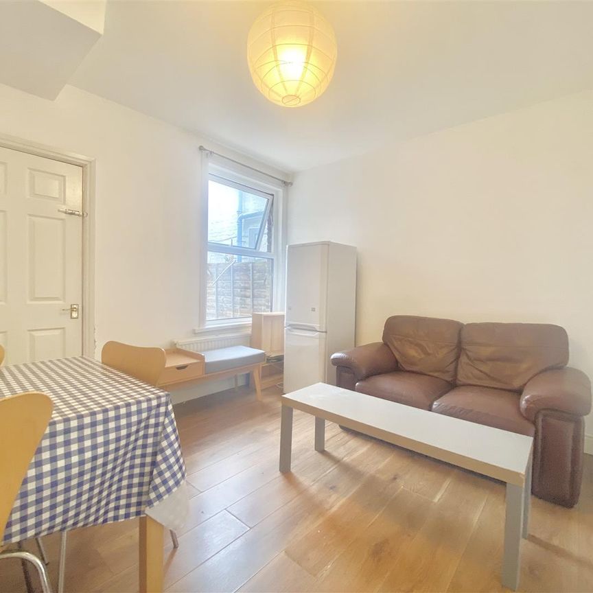 3 bedroom house - terraced - Photo 1