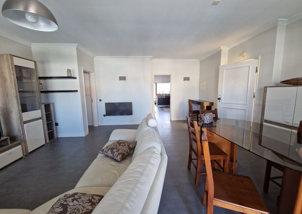 Apartamento T3 Renovado na Praia da Barra - 2ª Linha do Mar.