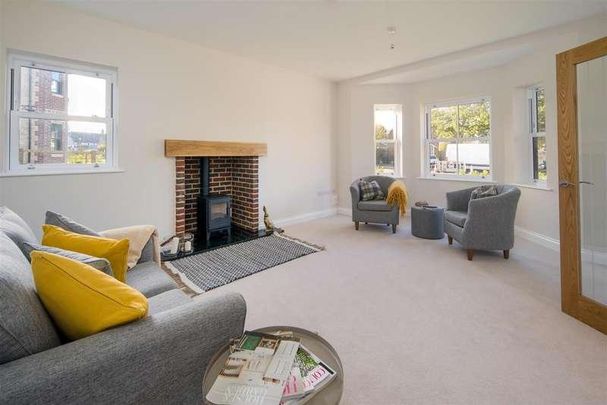 Bembridge, Isle Of Wight, PO35 - Photo 1