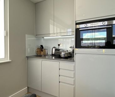 2 bedroom penthouse to rent - Photo 1