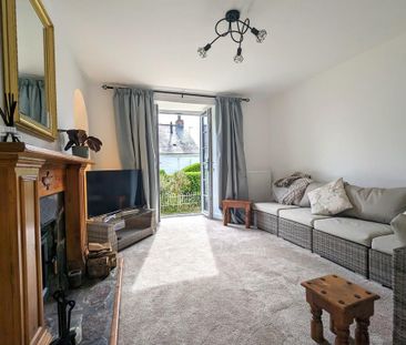 2 bedroom end of terrace house to rent - Photo 2
