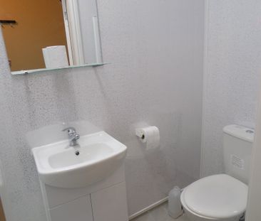 Ffordd Y Ffynnon, Bangor, Gwynedd, LL57 - Photo 2