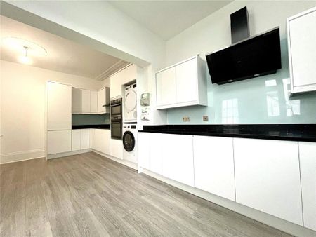 House share to rent - Photo 2