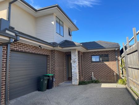 3/61 North Road, Reservoir, VIC 3073 - Photo 2