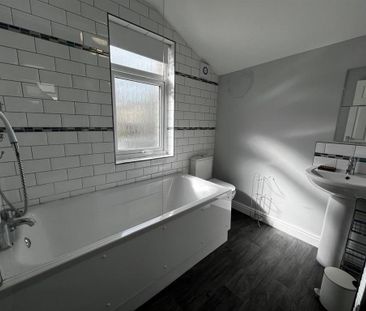 3 bedroom private hall to rent - Photo 6