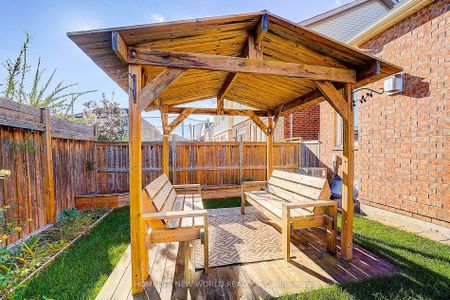 For Lease - 2002 Cocklin Crescent, Oshawa, Ontario - Photo 3