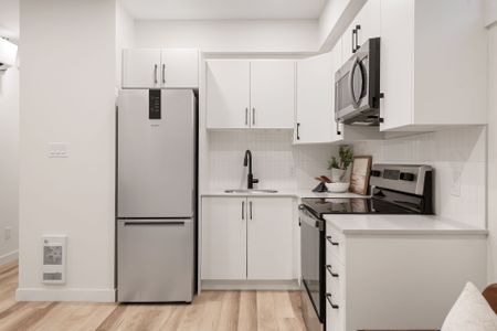 For Lease - 90 Hamilton Avenue Unit# B, Tunneys Pasture and Ottawa West, Ontario - Photo 3