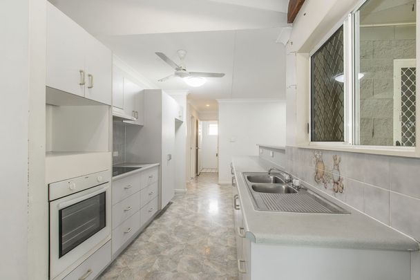 12 Cobham Crescent, Kirwan - Photo 1