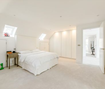 Available to let is this family home within a short walk of Ascot H... - Photo 1