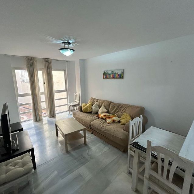 Alquiler de piso en Calle Martínez Maldonado - Photo 1