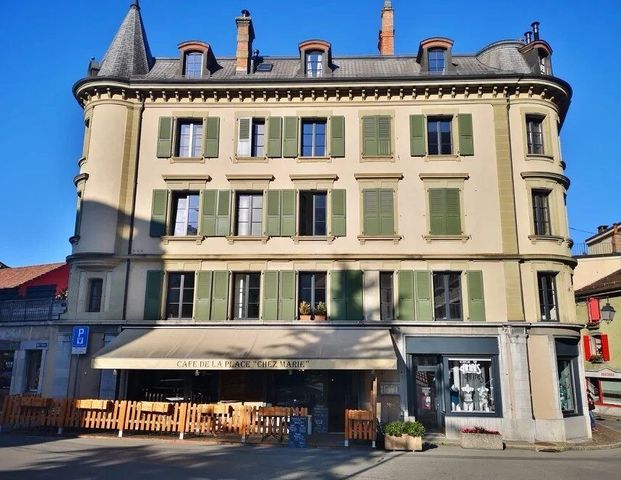 Nice 2.5 room apartment with character in the center of Aigle - Photo 1