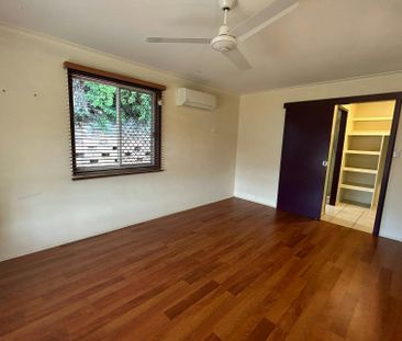 SPACIOUS 4 BEDROOM HOME WITH ROOM FOR THE WHOLE FAMILY - Photo 3