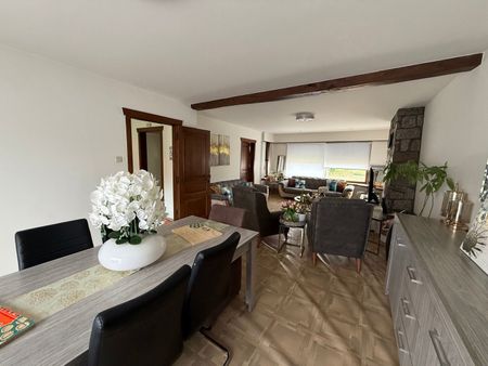 Ruime woning met 3 slaapkamers en multifunctioneel bijgebouw - Photo 2