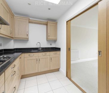 2 Bedroom Apartment, Cobham Grange – Cobham - Photo 3