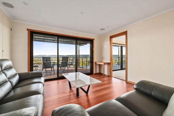 9 Vermeer Avenue - Photo 1