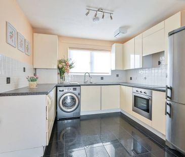 2 bedroom flat to rent - Photo 6
