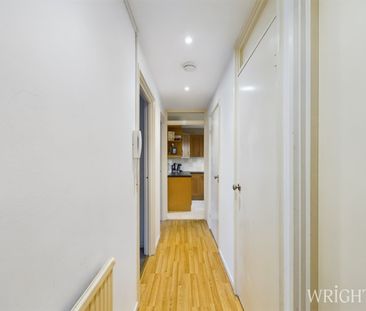 1 bedroom Flat - Kestrel Close, Stevenage - Photo 3