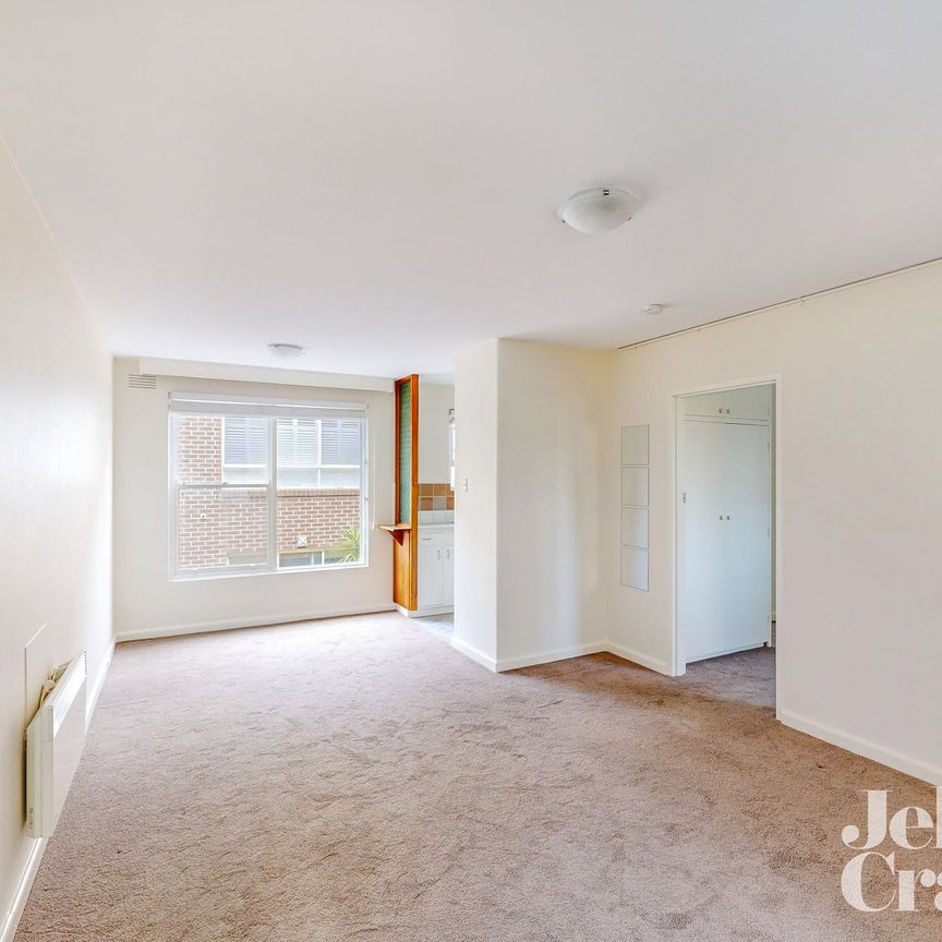 8/162 Barkers Road, Hawthorn - Photo 1