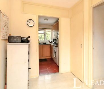 2 bedroom apartment to rent Little Grove Field, Harlow, CM19 - Photo 2