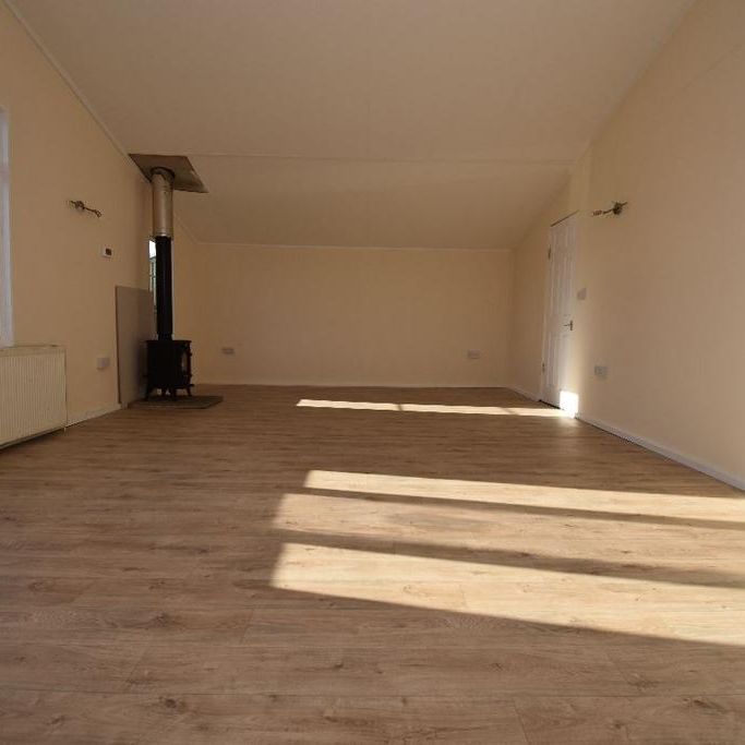 2 bedroom barn conversion to rent - Photo 1