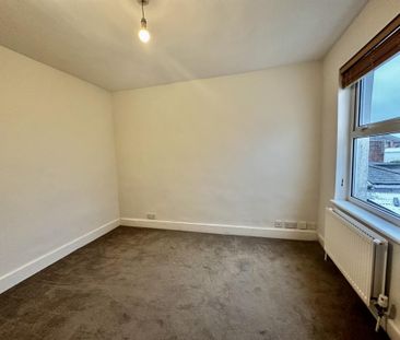 2 bedroom semi-detached house to rent - Photo 4