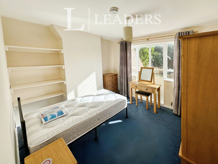 1 bedroom in a house share to rent - Photo 2