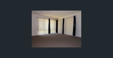 Great Location - Close to the beach - Photo 3