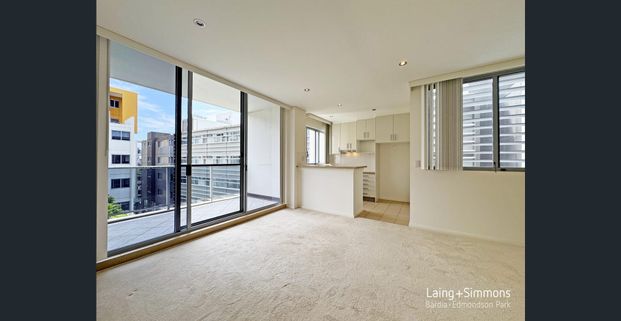 Modern Two Bedroom Apartment - Photo 1