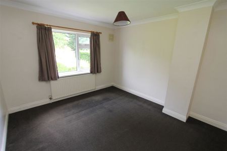 Stainburn Crescent, North Leeds, LS17 6NS - Photo 2