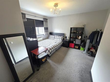 4 bedroom detached house to rent - Photo 5